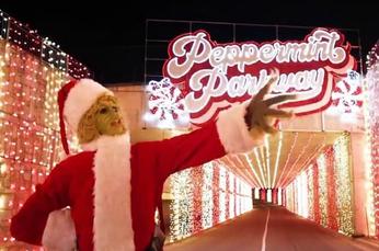 https://sf.ezoiccdn.com/ezoimgfmt/austinot.com/wp-content/uploads/2030/08/Peppermint-Parkway-Christmas-Lights-Tour-Austin.jpg?ezimgfmt=rs:346x230/rscb1/ngcb1/notWebP