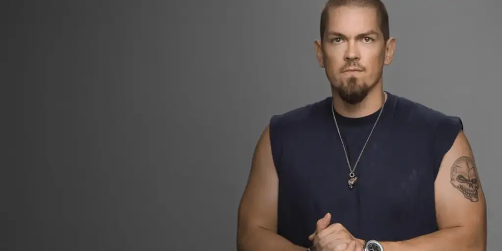 Steve Howey "Superb" Tips to Looking Young at 40