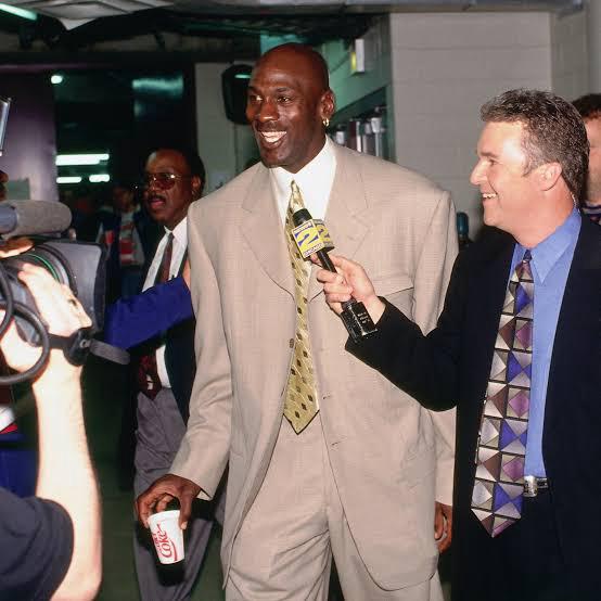 Baggy Suits Worn By MJ