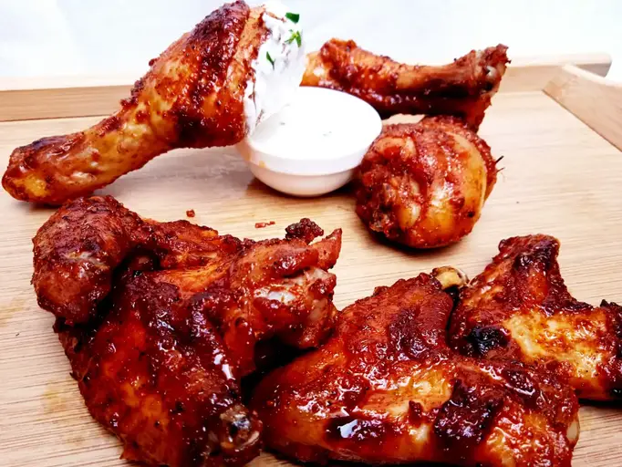 OVEN BAKED BBQ CHICKEN WINGS
