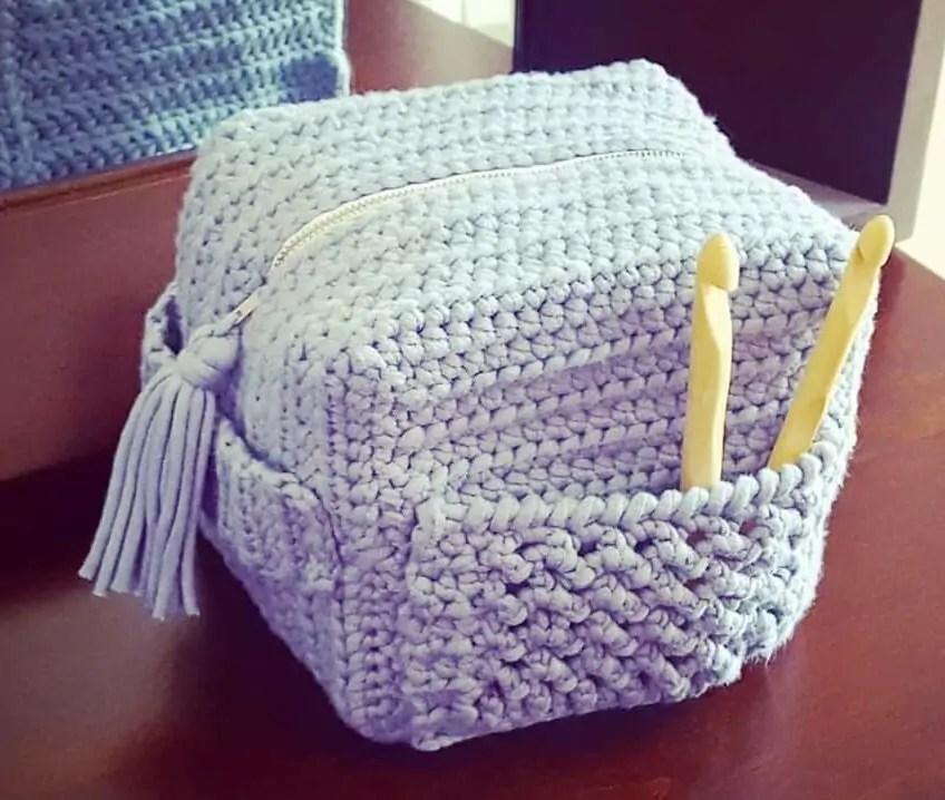 Crochet makeup clearance bag with zipper