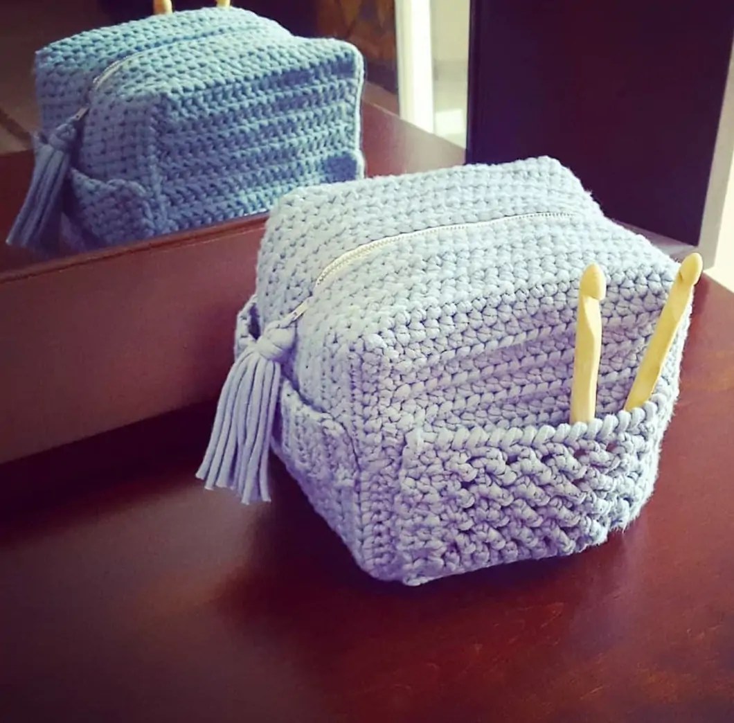 Crochet toiletry bag outlet