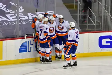 New York Islanders Fans Excited For Playoffs Drive4five New York Islanders Fans Excited For Playoffs Drive4five
