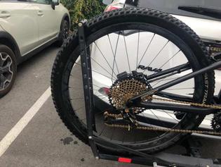 1 up store 2 bike rack