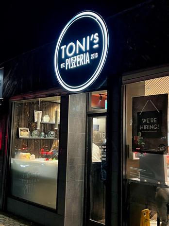 Tonis pizzeria sales