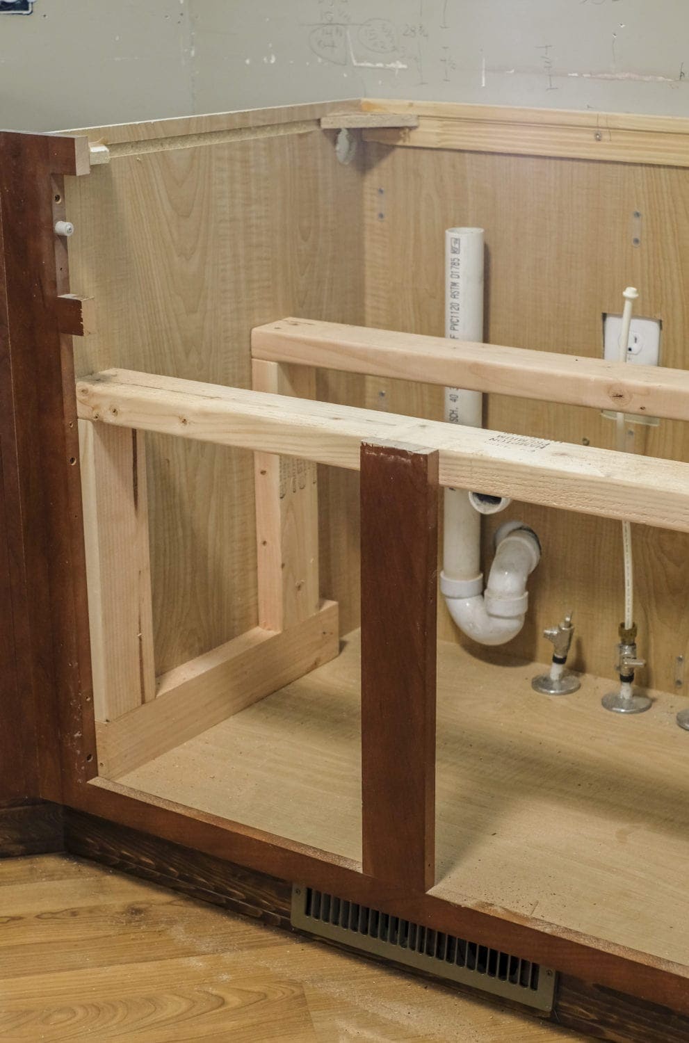 Diy Farmhouse Sink Installation Easy, How To Build A Cabinet For A Farmhouse Sink