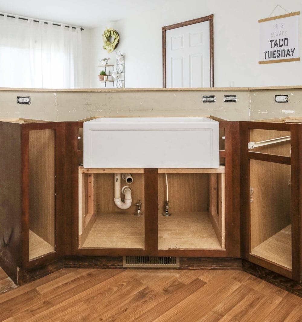 Diy Farmhouse Sink Installation Easy, How To Build A Cabinet For A Farmhouse Sink