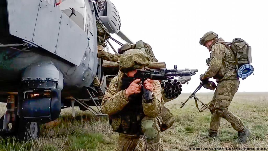 Ucrania: Rusia mantiene tropas a lo largo de la frontera común