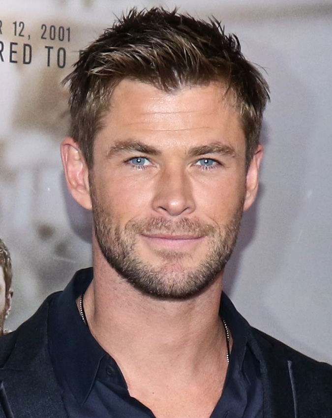 Chris Hemsworth S Hair Evolution From Thor Hair Crew Cut To Ponytail Man Bun Cute Beard 2021 Update Lastminutestylist