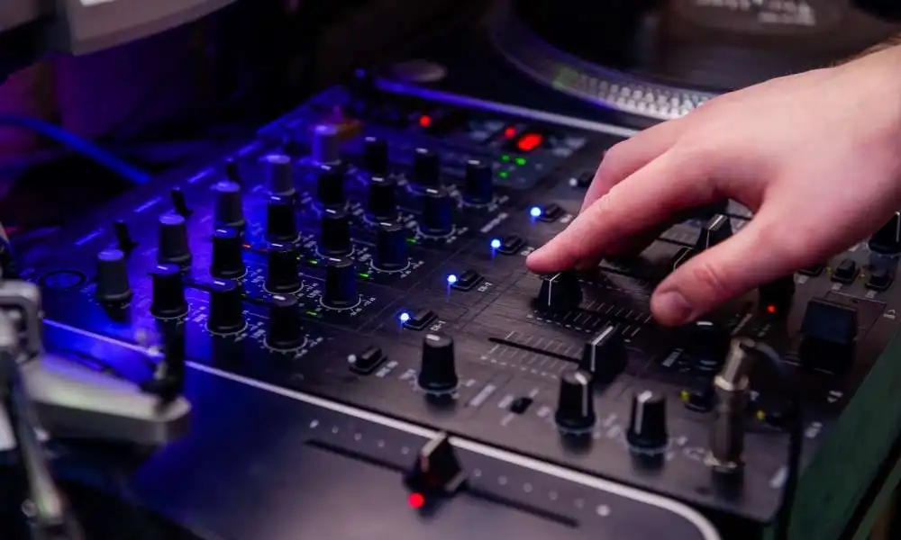 How to Use a DJ Controller