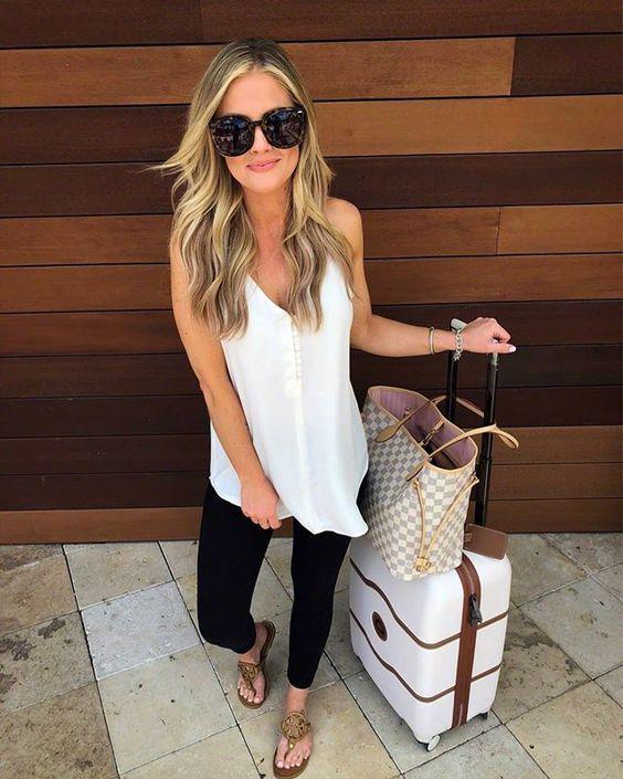 37 Best Outfits For The Airport In 2023 - Travel Beauty Blog