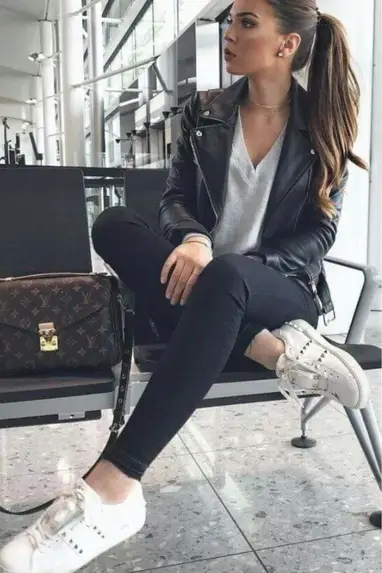 11 Best Outfits For The Airport In 2023 - Travel Beauty Blog