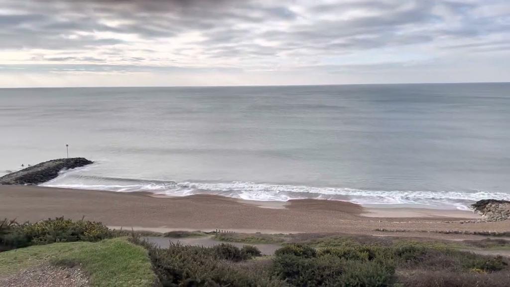 'Video thumbnail for Highcliffe Beach Christchurch Dorset - Bournemouth Beaches'