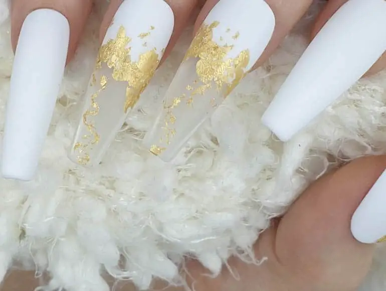 15 Gold Foil Manicure Ideas That Will Take Your Nails to the Next